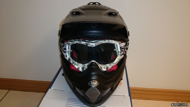 [開箱]硬派越野ARAI V-CROSS4(MX-V)