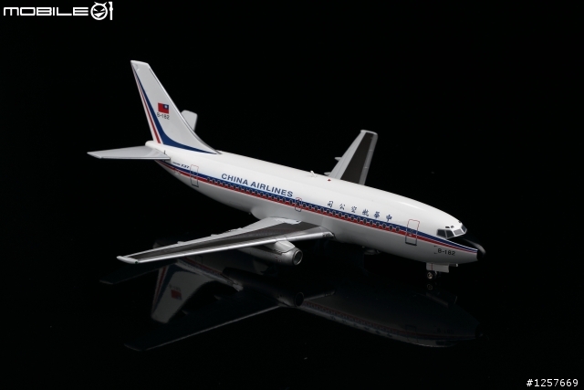 1/200 中華航空 737-200 國旗版本