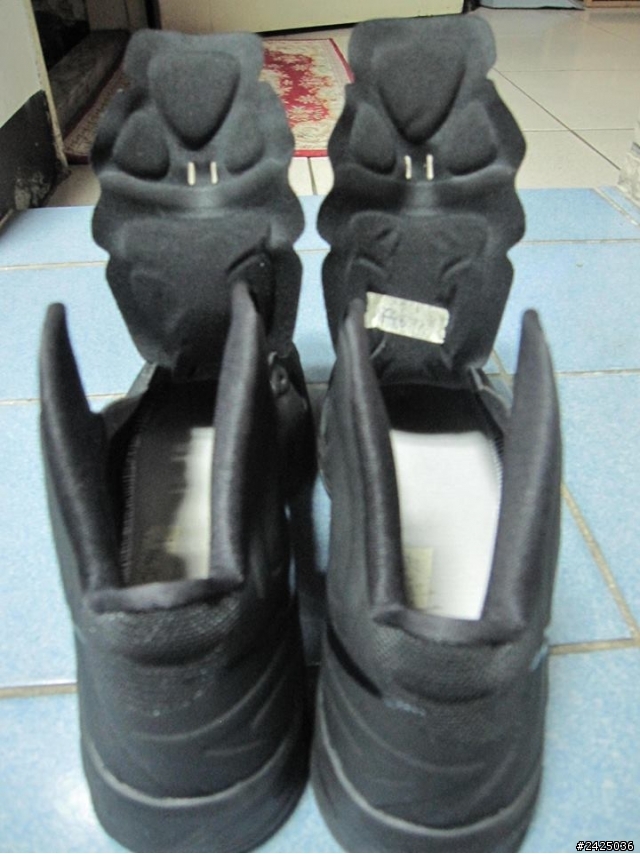 麻煩各位大大~可以幫我鑑定一下 2012 Nike Hyperfuse