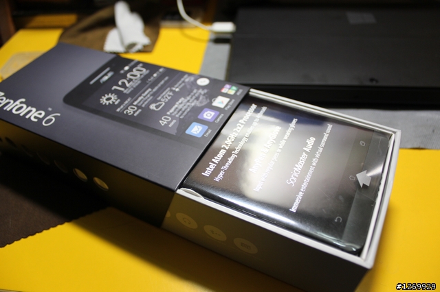 我的黑武士Zenfone 6到貨囉! 來分享純粹"開箱"放毒照^^(圖多)