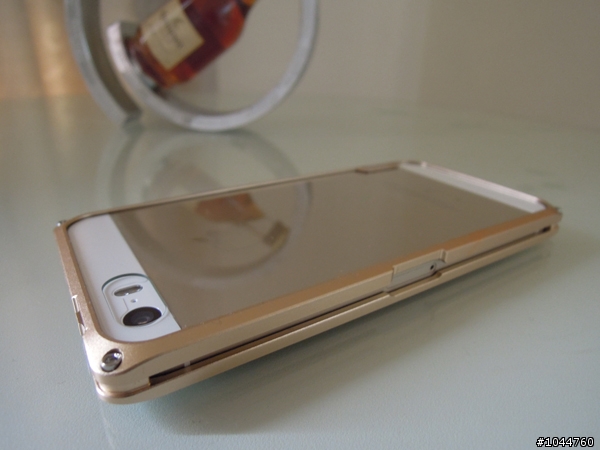 幫iPhone5S金換上新衣服