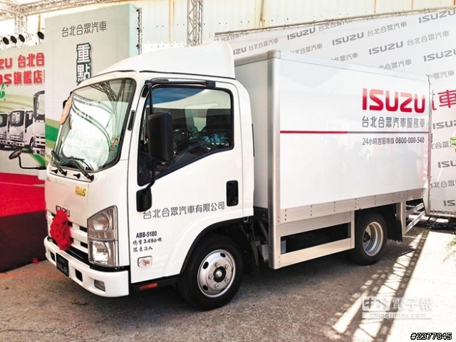 三菱FUSO PRO堅達 VS 五十鈴ISUZU NLR
