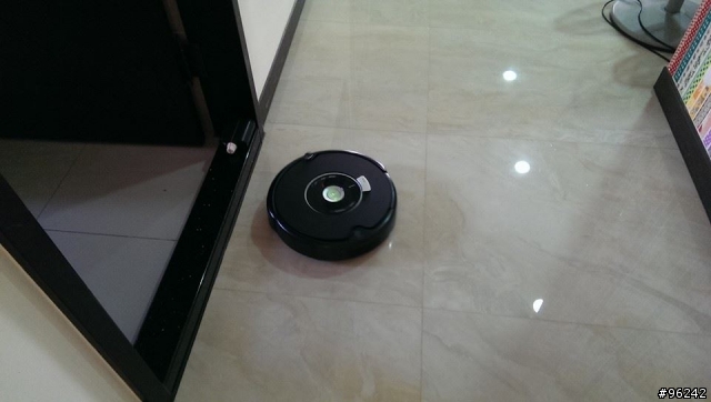 iRobot Roomba 的外掛模組 ROWALL 開箱測試