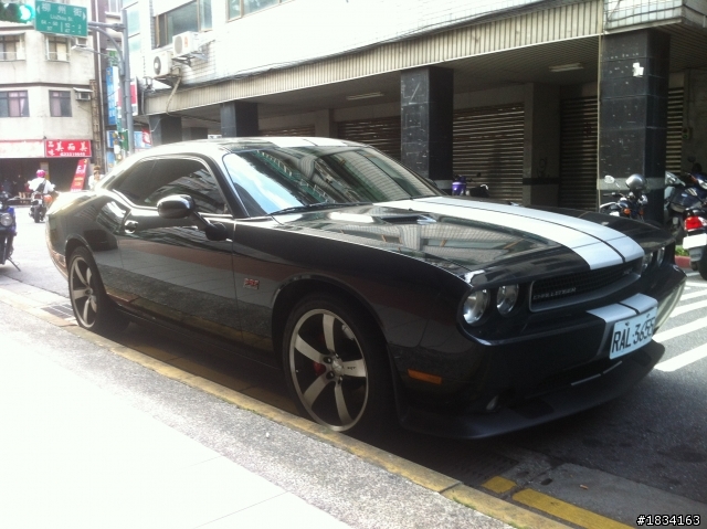 抓 挑戰者 Challenger SRT8 392