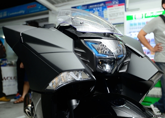 HONDA NM4 奶媽四夜間賞車