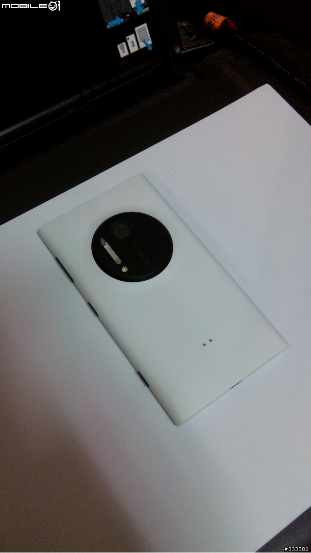 Lumia 1020 白色 [ 開箱 ]