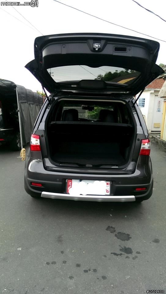 不專業開箱 All New LIVINA