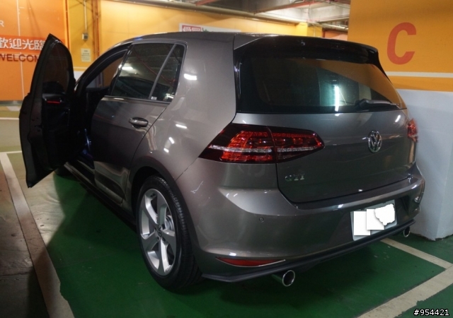 [女王熱血通勤車]Golf 7 GTI萊姆灰