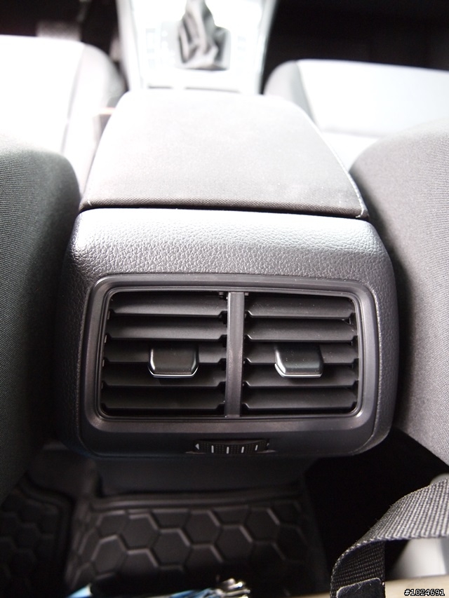 14年MK7  GOLF 1.6TDI 萊姆灰 代開箱! (附與12年MK6 1.6 TDI珍珠藍之小比較)