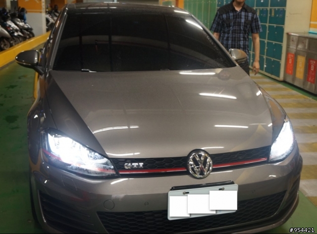 [女王熱血通勤車]Golf 7 GTI萊姆灰
