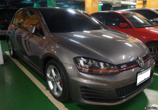 [女王熱血通勤車]Golf 7 GTI萊姆灰