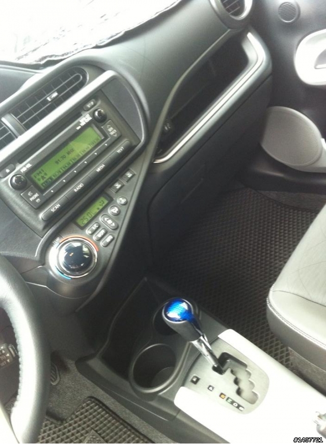 [開箱+菜單] Prius C 純白小車  (82萬脫光光 6月加贈5年全車保固&5次小保養)