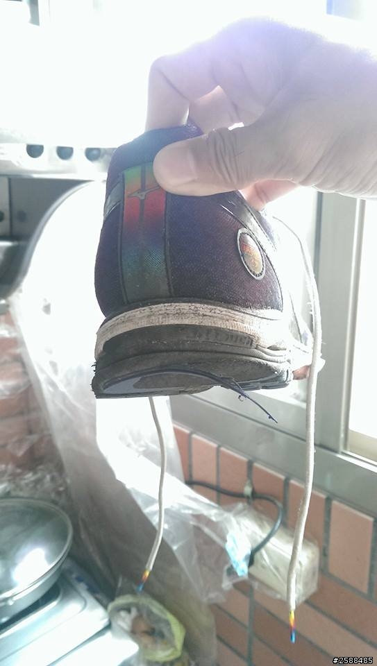 MIZUNO wave rider17鞋後外側磨壞了