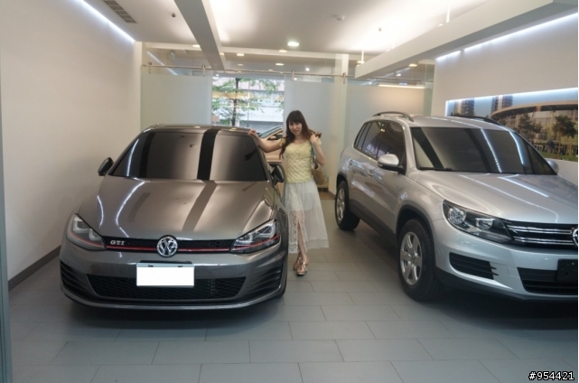 [女王熱血通勤車]Golf 7 GTI萊姆灰