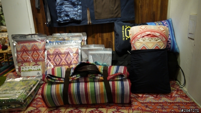 風格露營店,韓國的Hollain