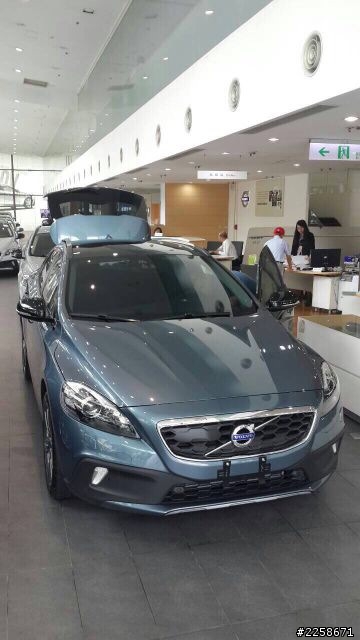 My V40 CC 領牌前小小開箱～