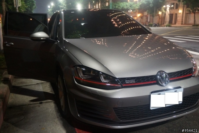 [女王熱血通勤車]Golf 7 GTI萊姆灰