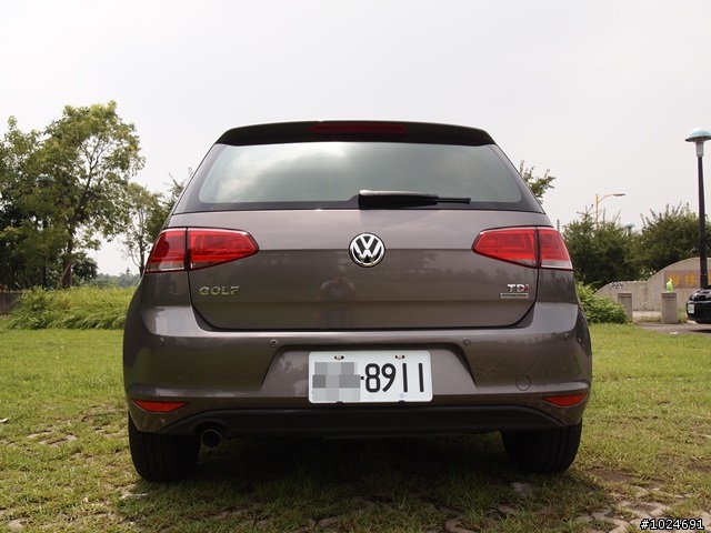 14年MK7  GOLF 1.6TDI 萊姆灰 代開箱! (附與12年MK6 1.6 TDI珍珠藍之小比較)