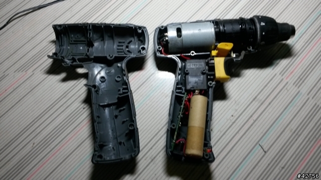 Durofix車王8V電動起子~~更換電池與電壓表 [DIY]