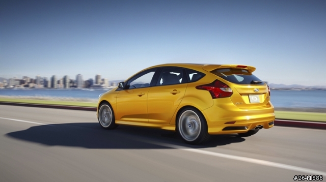 瑜亮情結  FOCUS ST、GOLF GTI、WRX  手排控怎麼選？