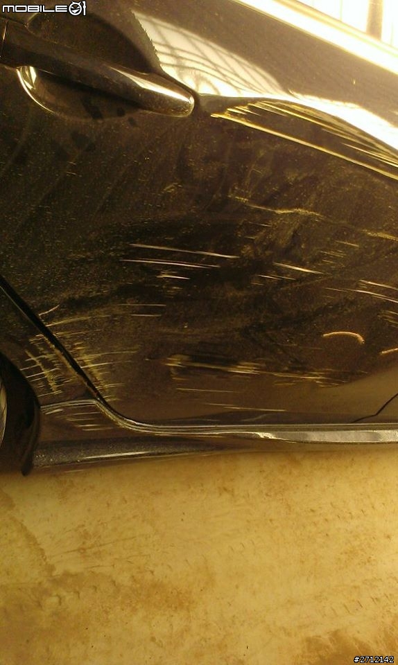 小弟的s5....右後車門凹陷掉漆  右後葉子板凹陷刮傷 右邊側裙刮傷... 請問該怎麼處理