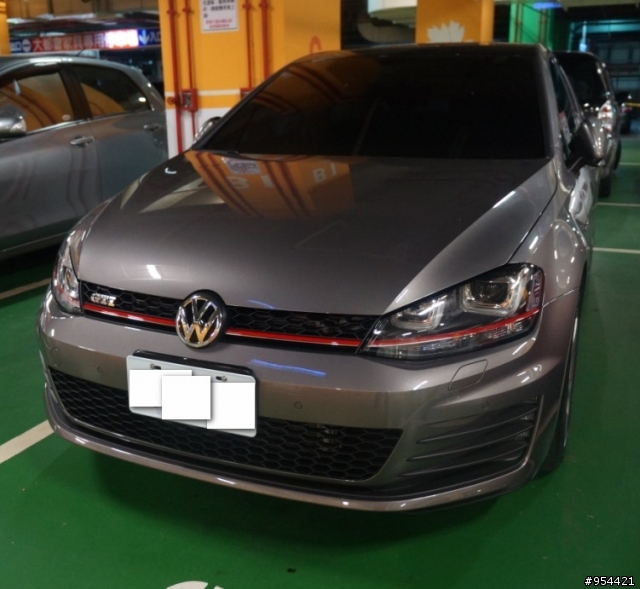 [女王熱血通勤車]Golf 7 GTI萊姆灰
