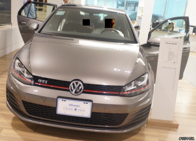 [女王熱血通勤車]Golf 7 GTI萊姆灰