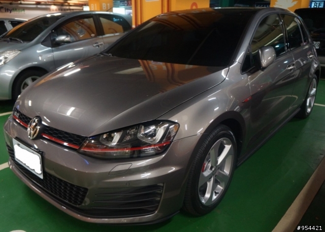 [女王熱血通勤車]Golf 7 GTI萊姆灰