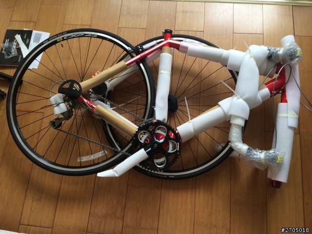 從單車快遞新購入一款Felt F85，曬圖給大家看看，第一次騎公路車還不太適應。