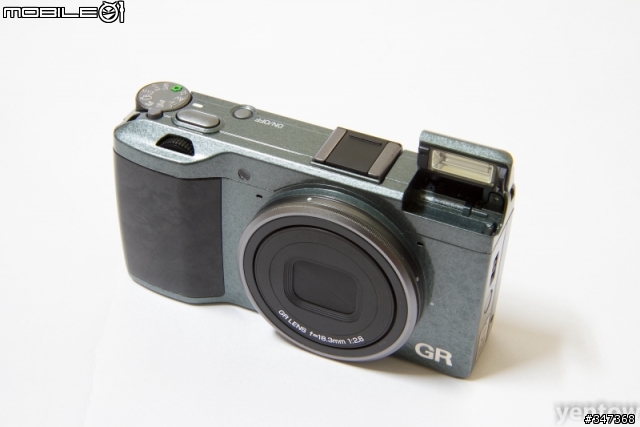 女王批淮，入手隨身機 RICOH GR Limited Edition
