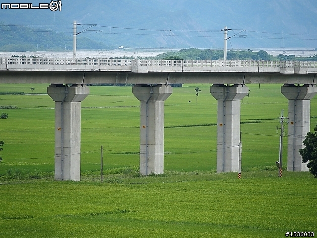 MPV加92無鉛，高雄伯朗大道來回，油耗每公升9.8公里。