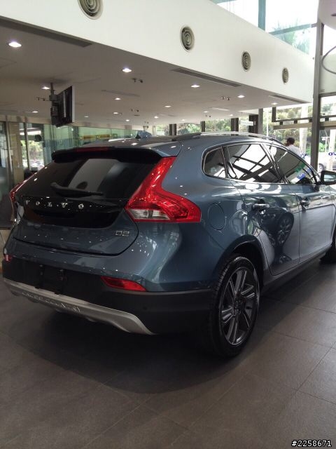 My V40 CC 領牌前小小開箱～