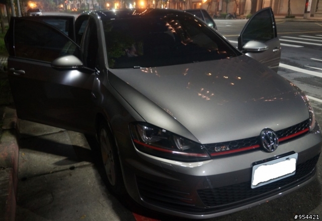 [女王熱血通勤車]Golf 7 GTI萊姆灰