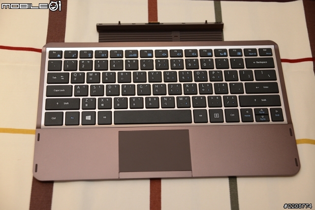 平板跟筆電揉在一起的Gigabyte S11M開箱