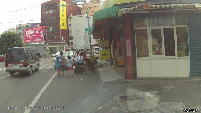 娃娃車這樣開真的很勇敢