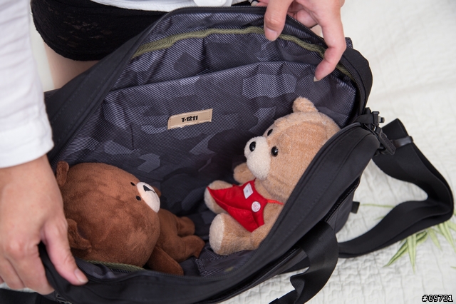 Targus T-1211 15.6吋電腦包，女生揹也不突兀