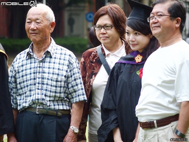 成大榕園下、成功湖畔驪歌輕輕唱