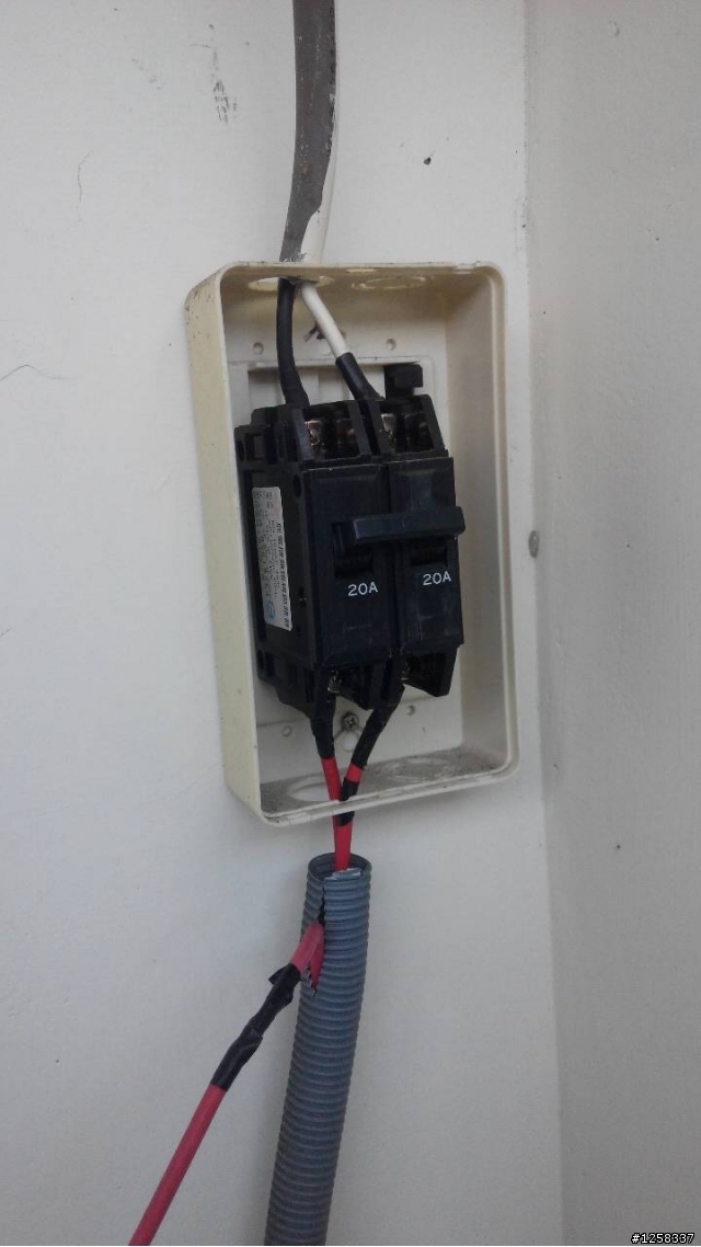 DIY電熱水器220V並接冷氣用插座是否可行