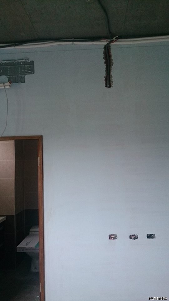 施工中的電線專線 無奈的水電師父與地線問題想請教。。。  >\\<