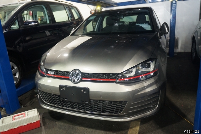 [女王熱血通勤車]Golf 7 GTI萊姆灰