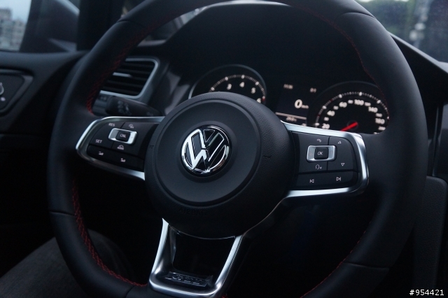 [女王熱血通勤車]Golf 7 GTI萊姆灰