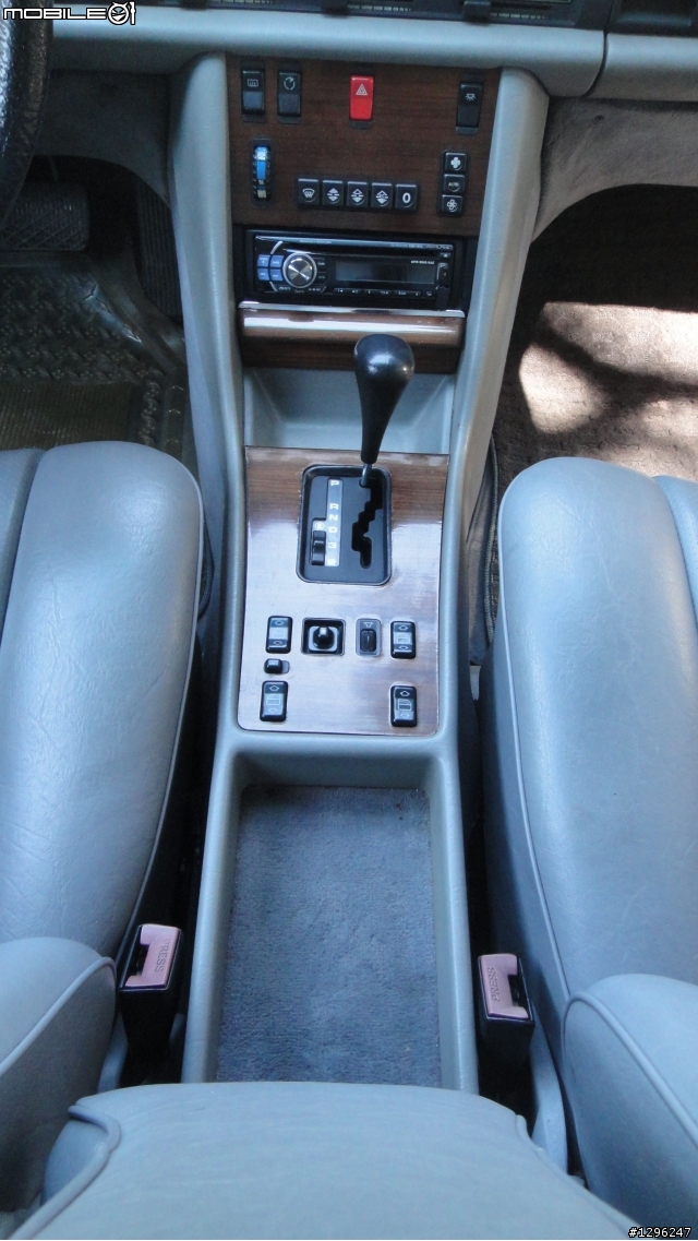 傳奇 Mercedes Benz W126 300SEL [開箱文]