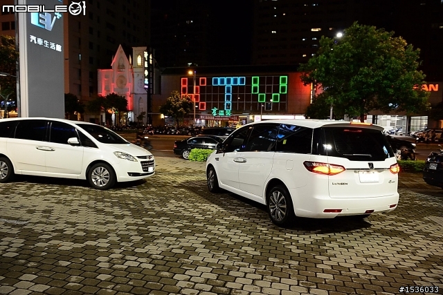 白色我朋友的M7 Turbo、白色我的MPV，一樣愛的最大分母！