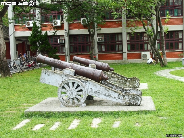 成大榕園下、成功湖畔驪歌輕輕唱