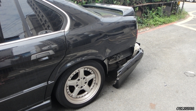 4565-D5肇事逃逸，請協尋福斯t3白色休旅車車主，請他與我聯絡，謝謝。
