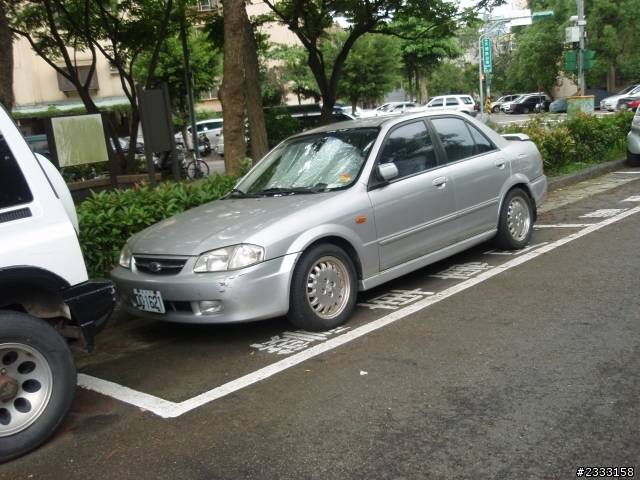 [20140603更新]請問這兩台車是不是警車?