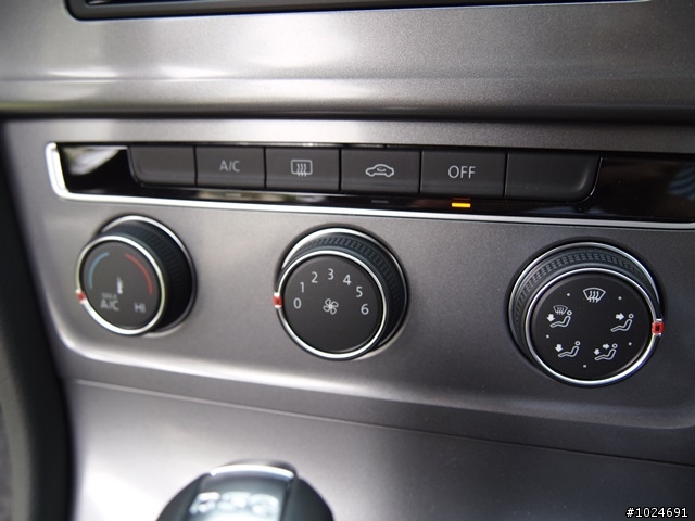 14年MK7  GOLF 1.6TDI 萊姆灰 代開箱! (附與12年MK6 1.6 TDI珍珠藍之小比較)