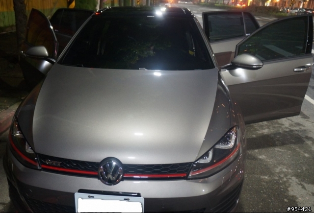 [女王熱血通勤車]Golf 7 GTI萊姆灰