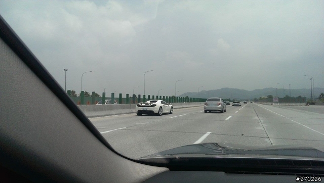國3北上南投草屯遇到的豪華新娘車隊陣容