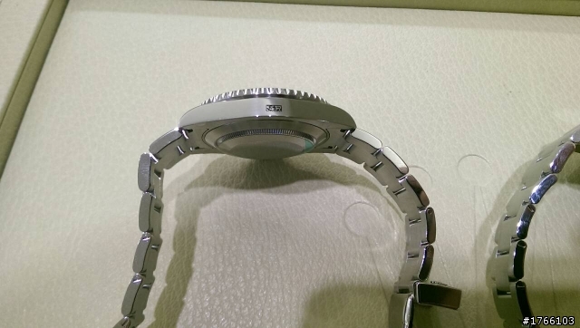ROLEX 1200米 VS 300米 今晚你要哪一隻
